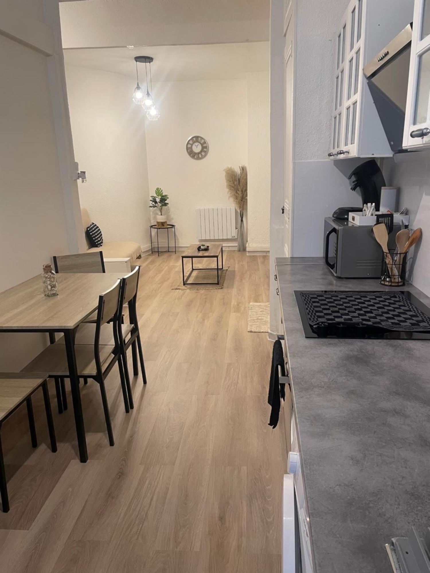 Appartement Authentique Coeur De Ville Сет Екстериор снимка