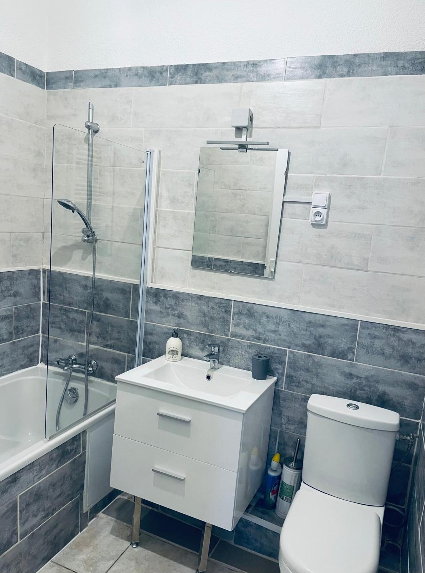 Appartement Authentique Coeur De Ville Сет Екстериор снимка